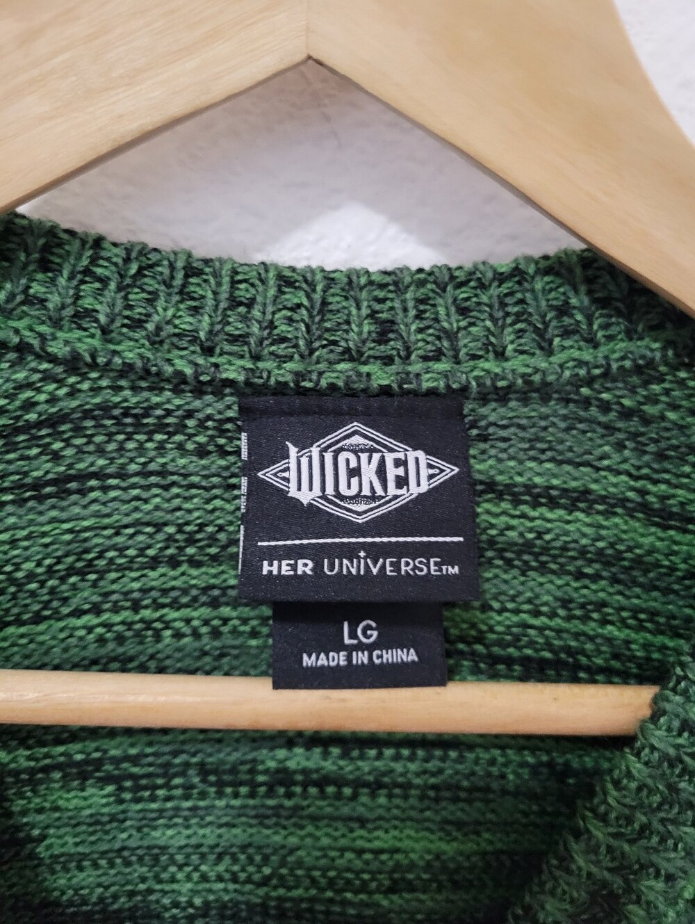 Her Universe Elphaba Wicked Embroidered Sweater Size Large - Picture 7 of 8